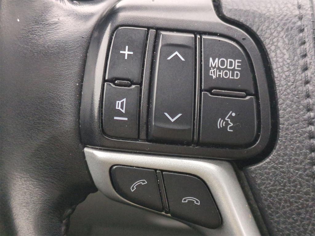 Thumbnail: 2019 Toyota Highlander - 31