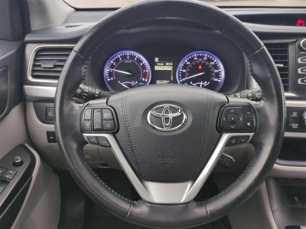 Thumbnail: 2019 Toyota Highlander - 13