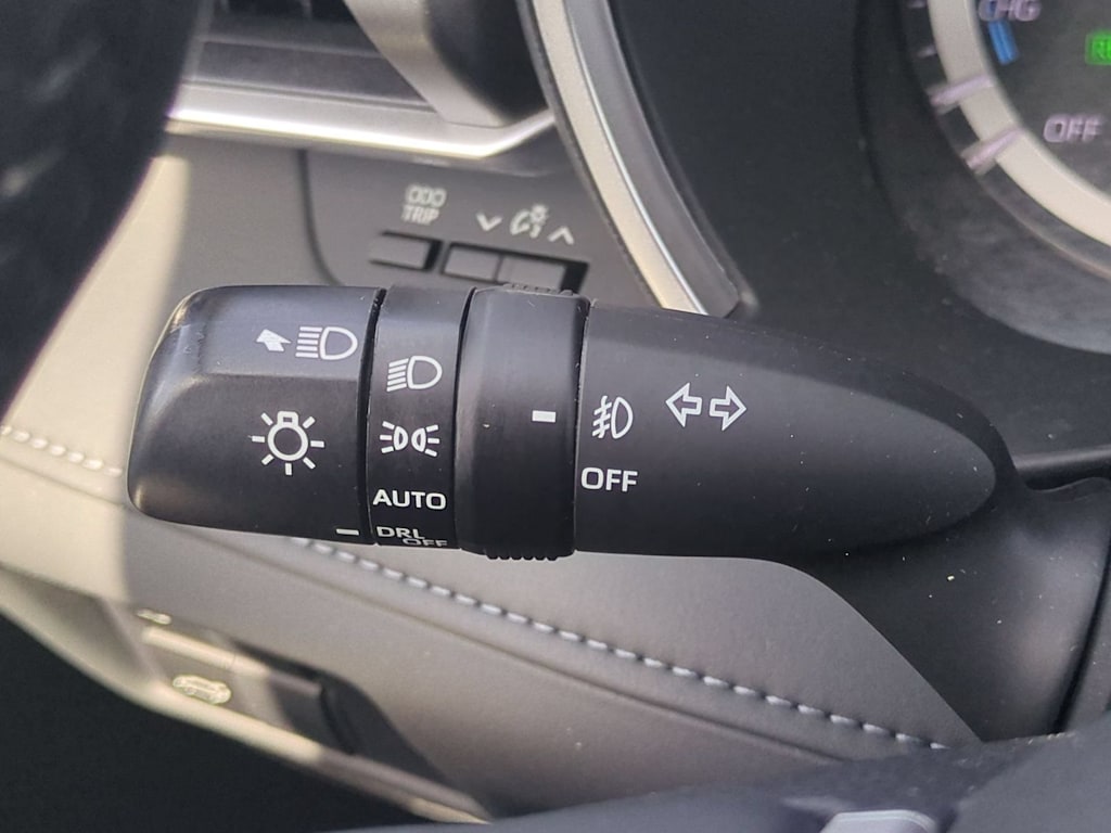 Thumbnail: 2023 Toyota Highlander - 31