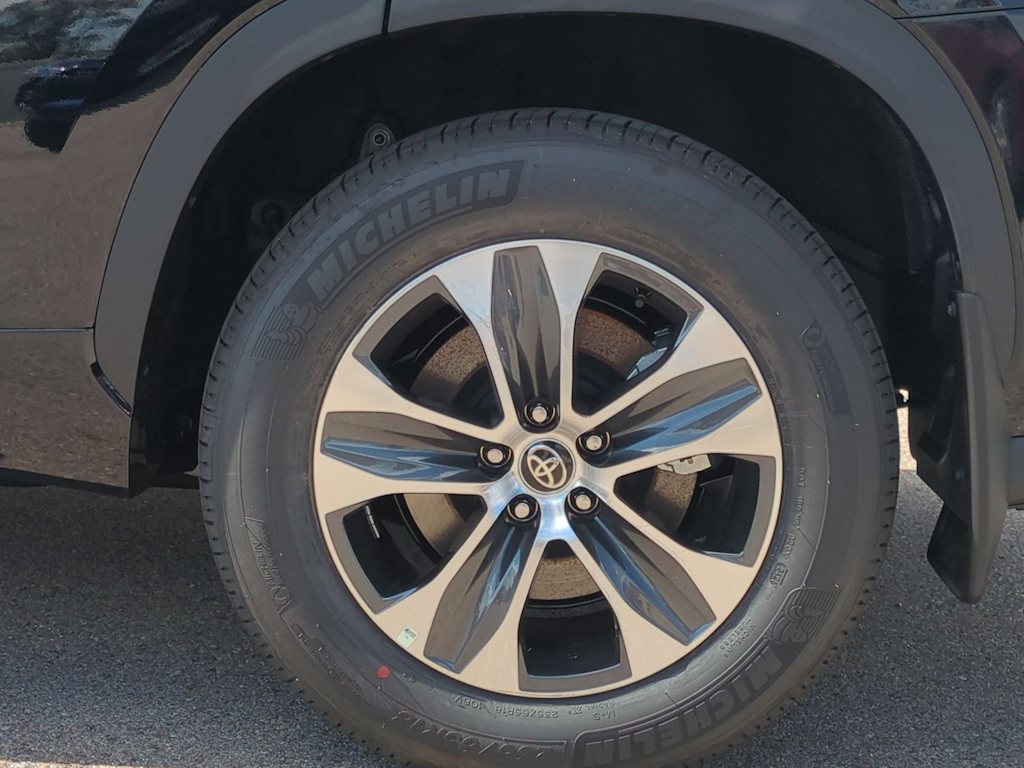 Thumbnail: 2026 Toyota Highlander - 8