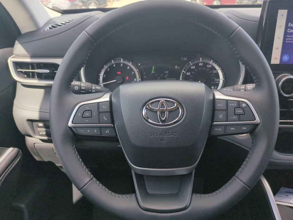 Thumbnail: 2026 Toyota Highlander - 12