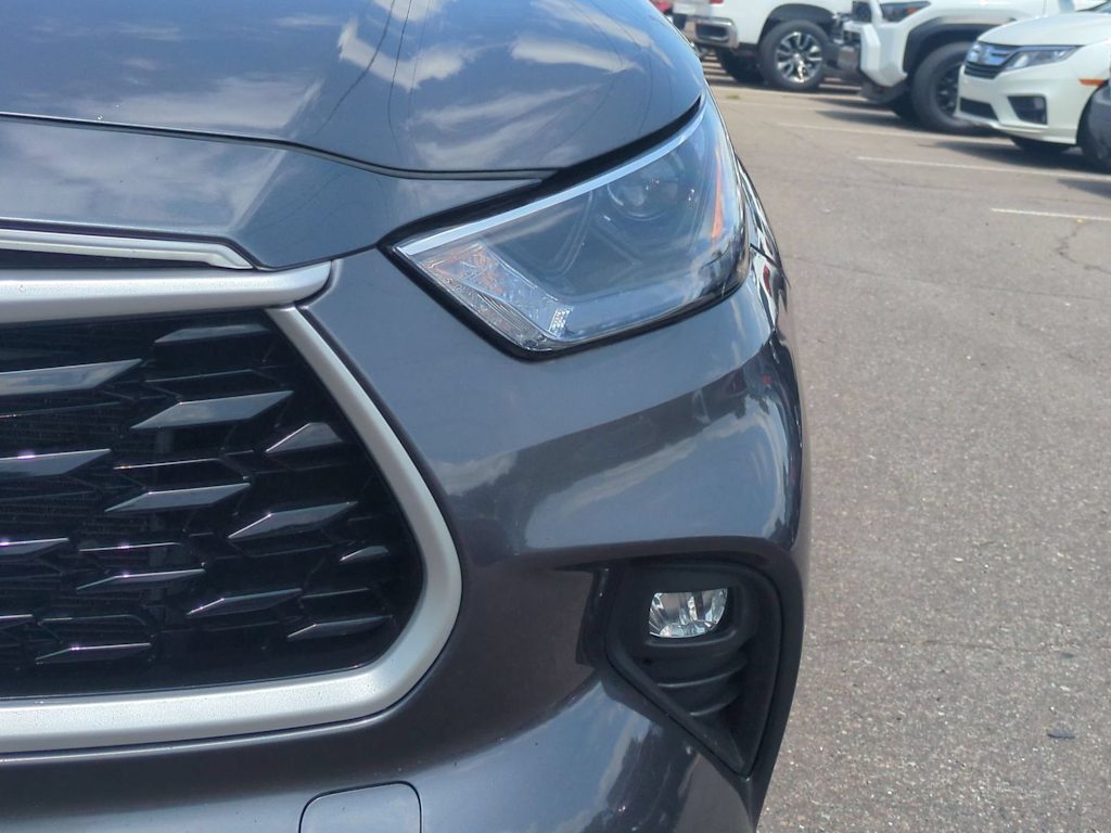 Thumbnail: 2023 Toyota Highlander - 23