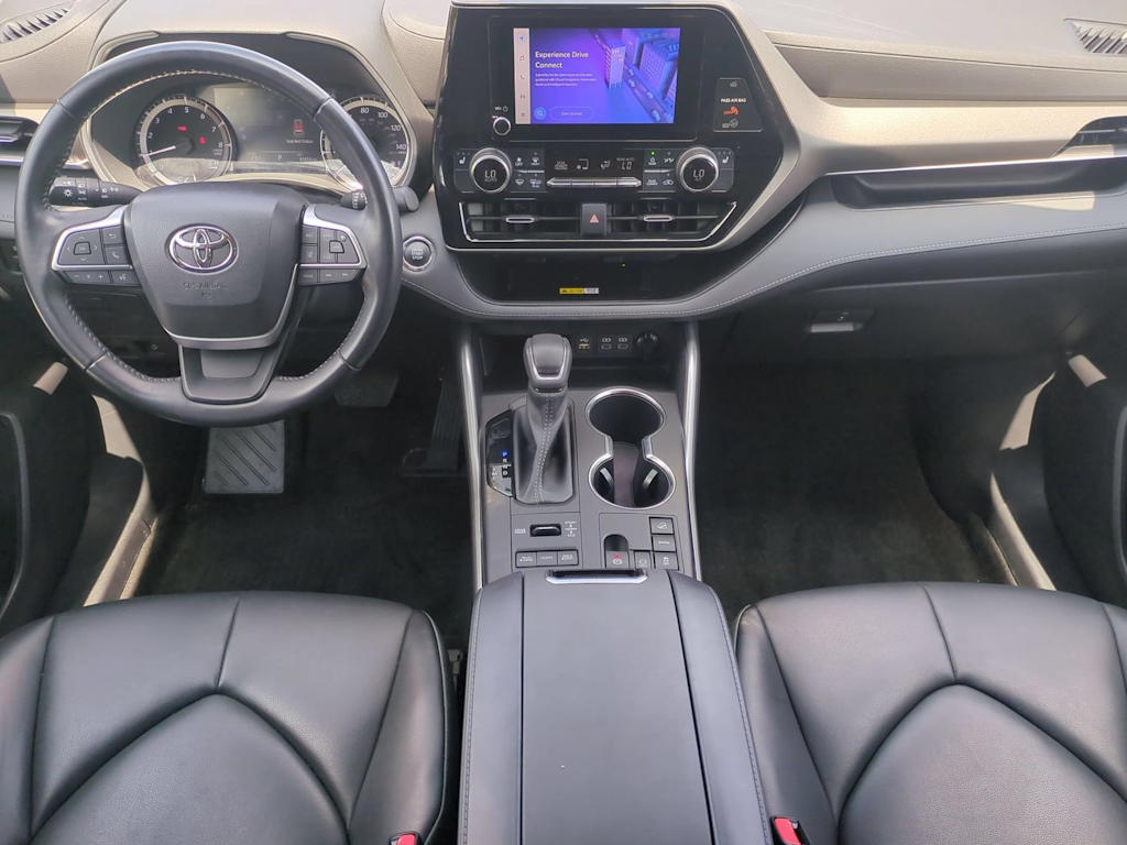 Thumbnail: 2023 Toyota Highlander - 9