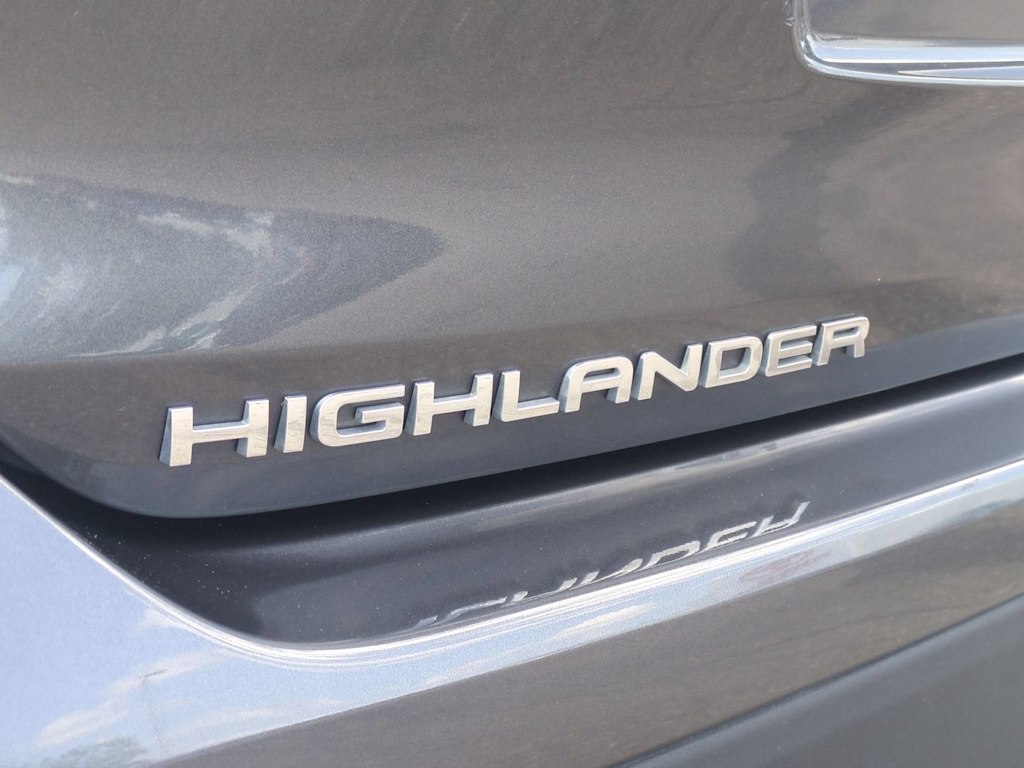 Thumbnail: 2023 Toyota Highlander - 24