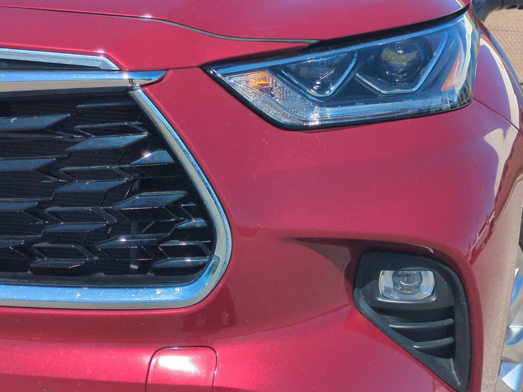 Thumbnail: 2023 Toyota Highlander - 23