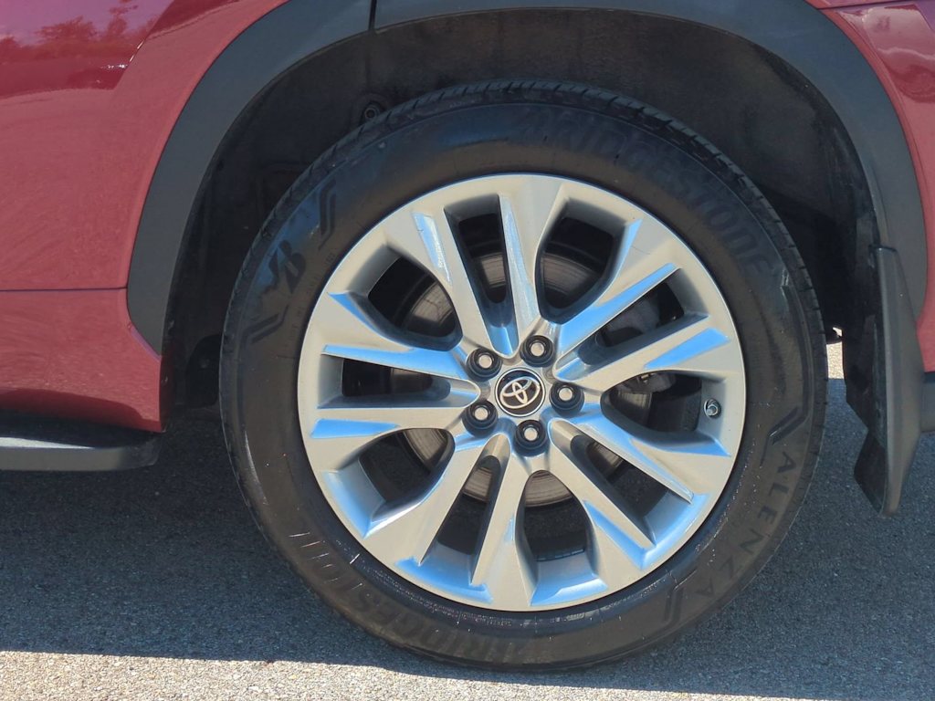 Thumbnail: 2023 Toyota Highlander - 8