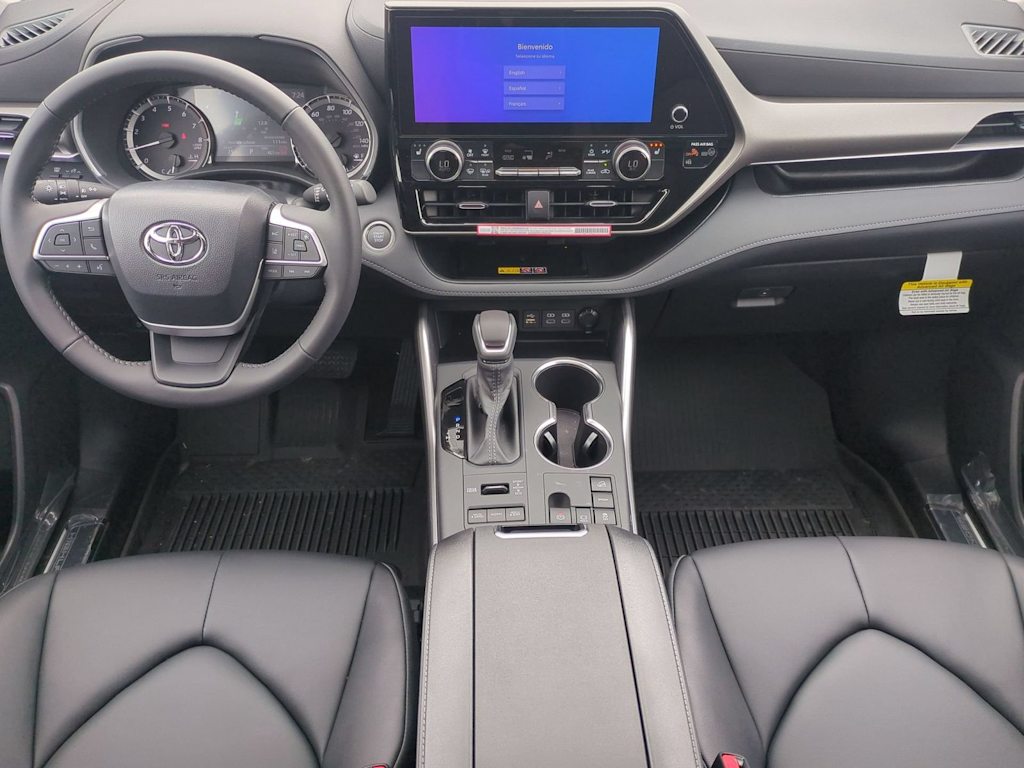 Thumbnail: 2026 Toyota Highlander - 9