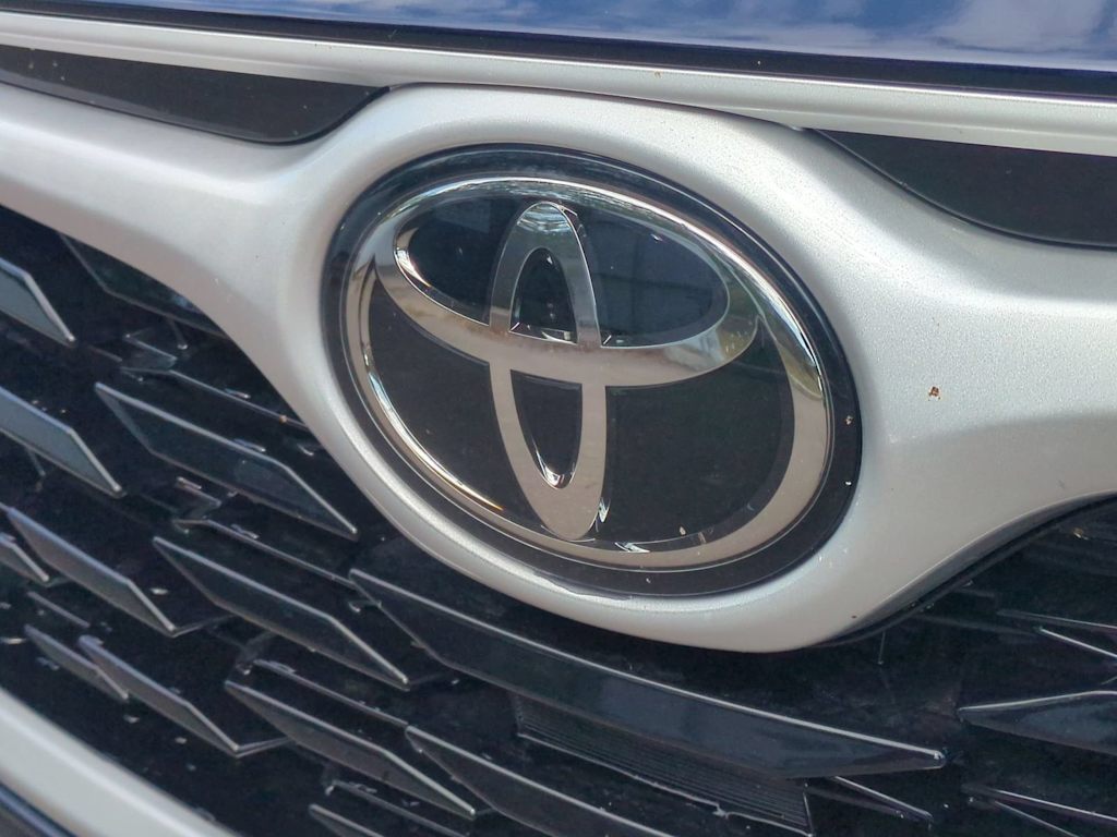 Thumbnail: 2026 Toyota Highlander - 7