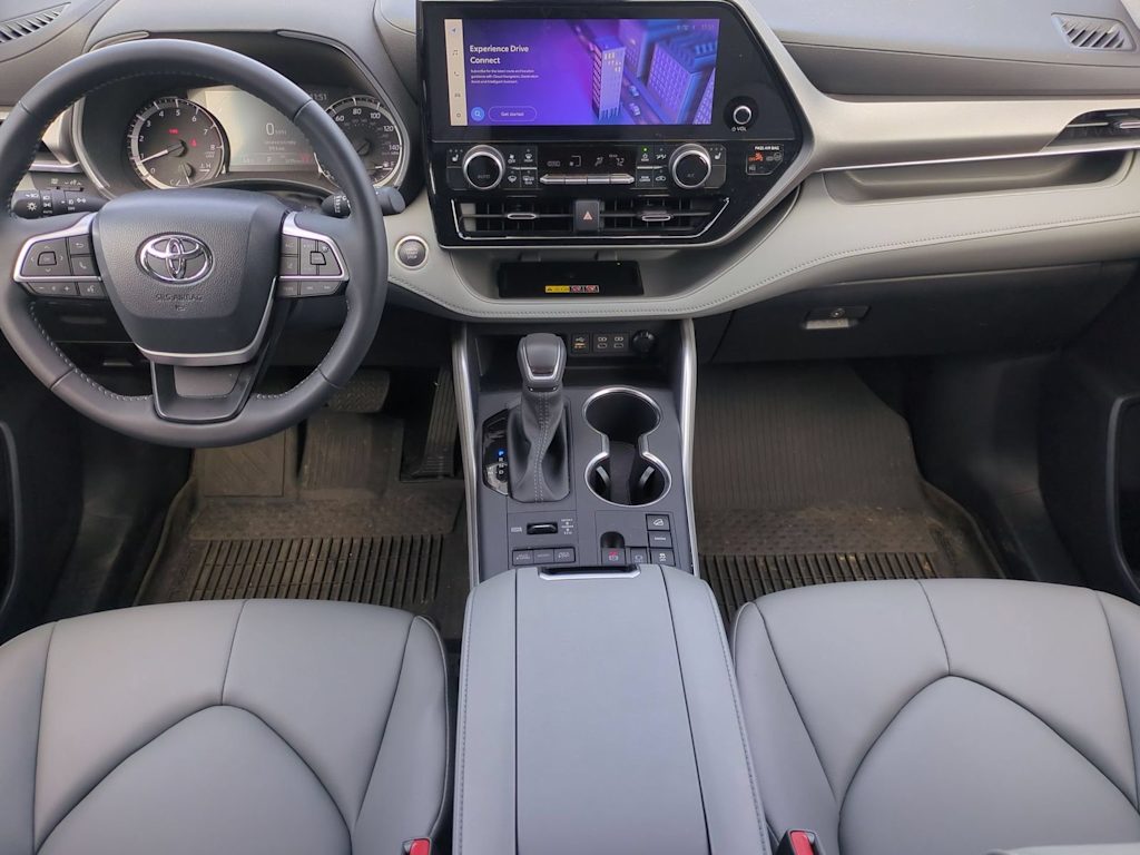 Thumbnail: 2026 Toyota Highlander - 9