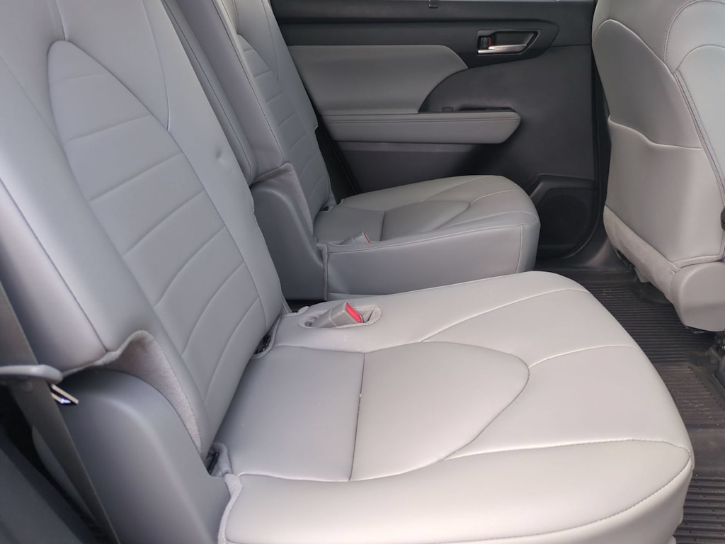 Thumbnail: 2026 Toyota Highlander - 29