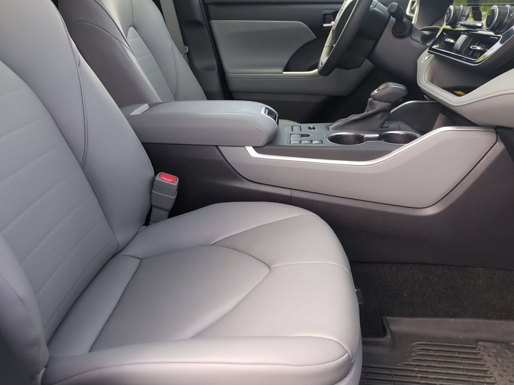 Thumbnail: 2026 Toyota Highlander - 11