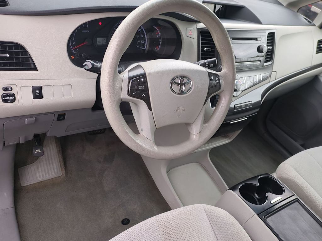 Thumbnail: 2013 Toyota Sienna - 2