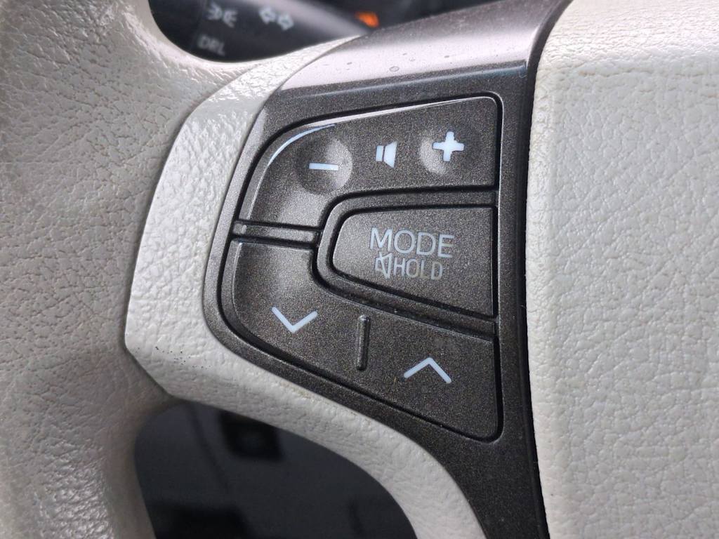 Thumbnail: 2013 Toyota Sienna - 28