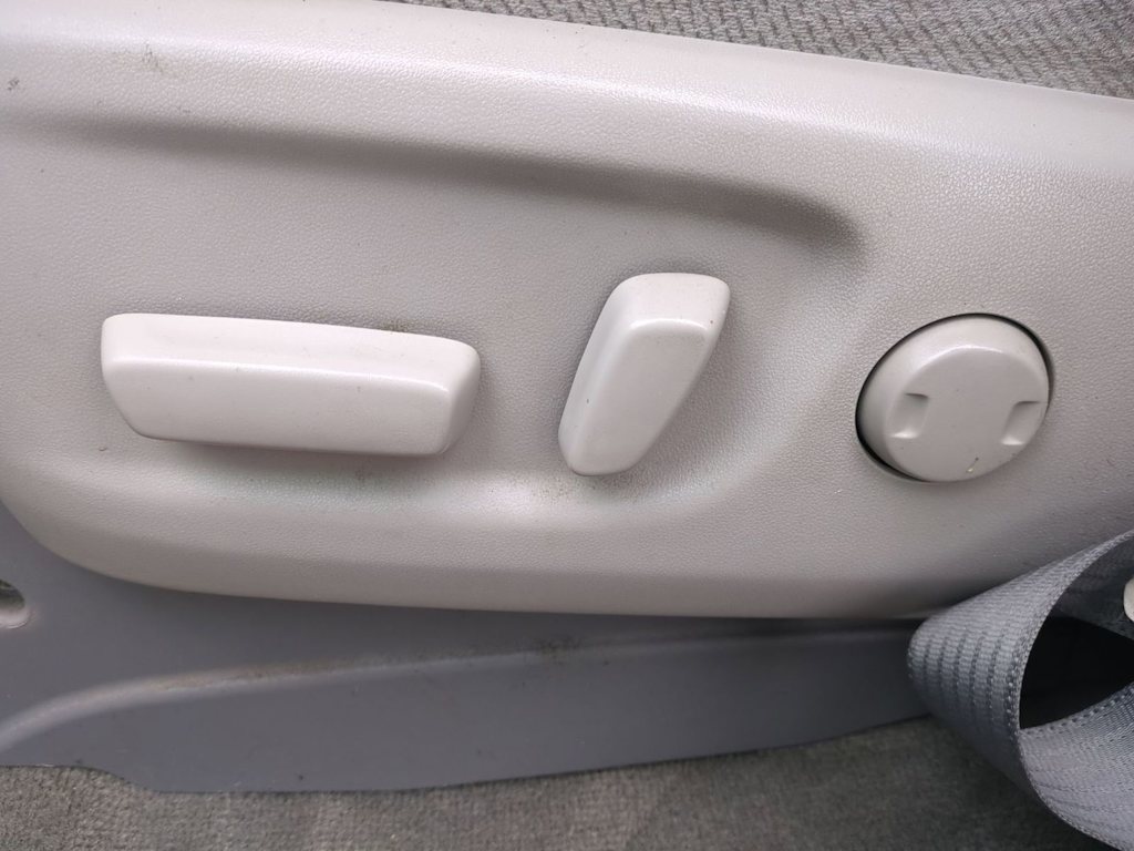 Thumbnail: 2013 Toyota Sienna - 25