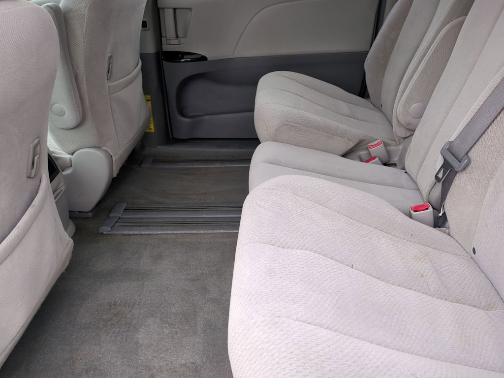 Thumbnail: 2013 Toyota Sienna - 26