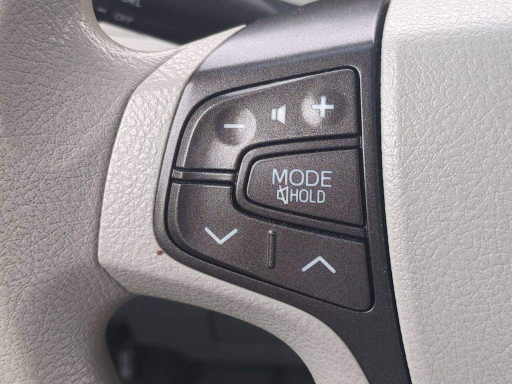 Thumbnail: 2013 Toyota Sienna - 29
