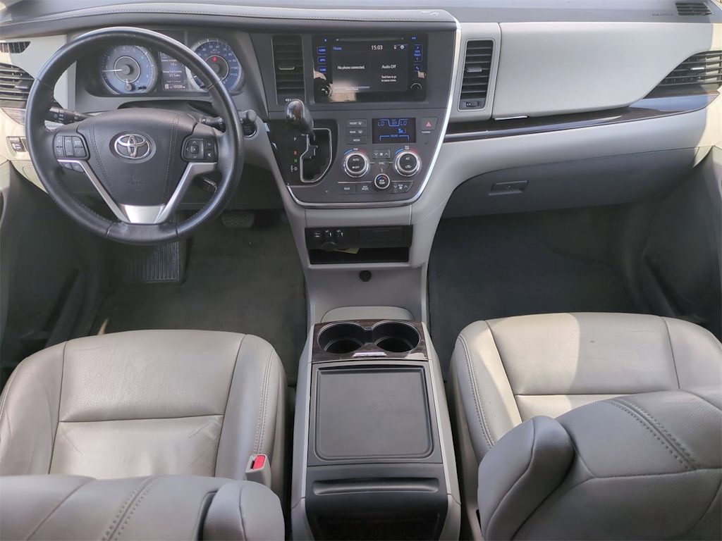 Thumbnail: 2015 Toyota Sienna - 9