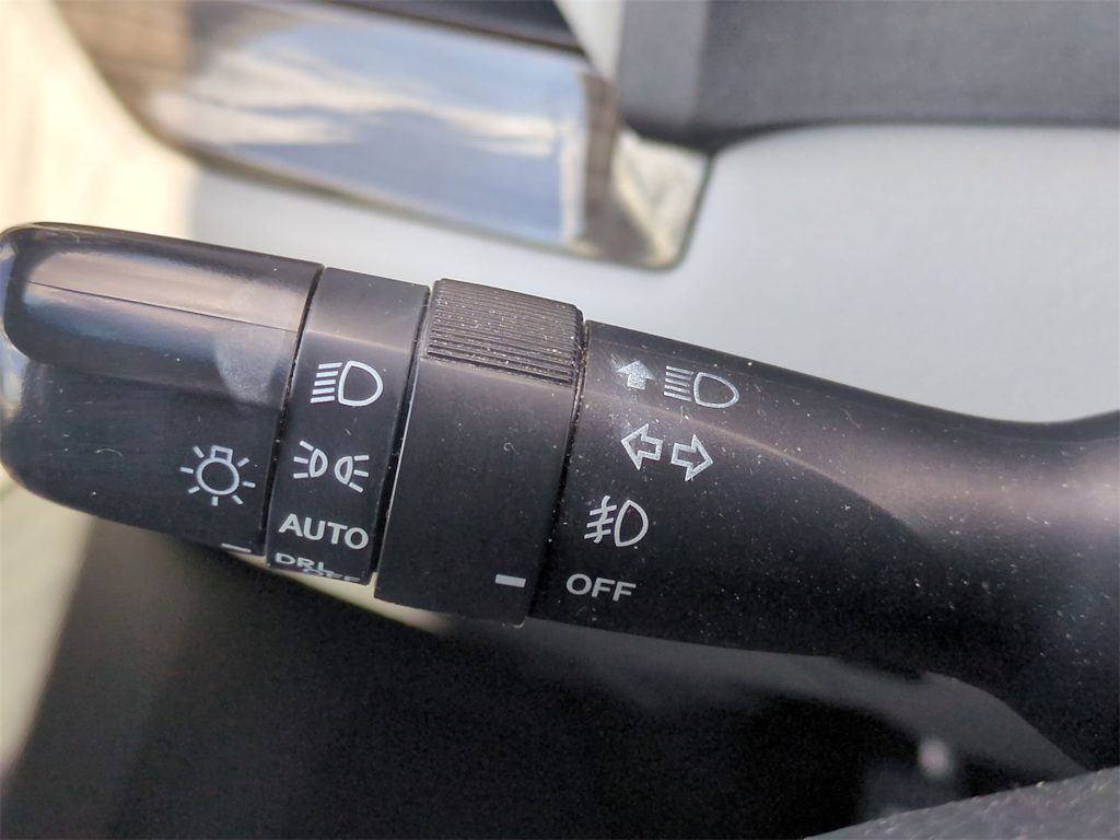 Thumbnail: 2015 Toyota Sienna - 13