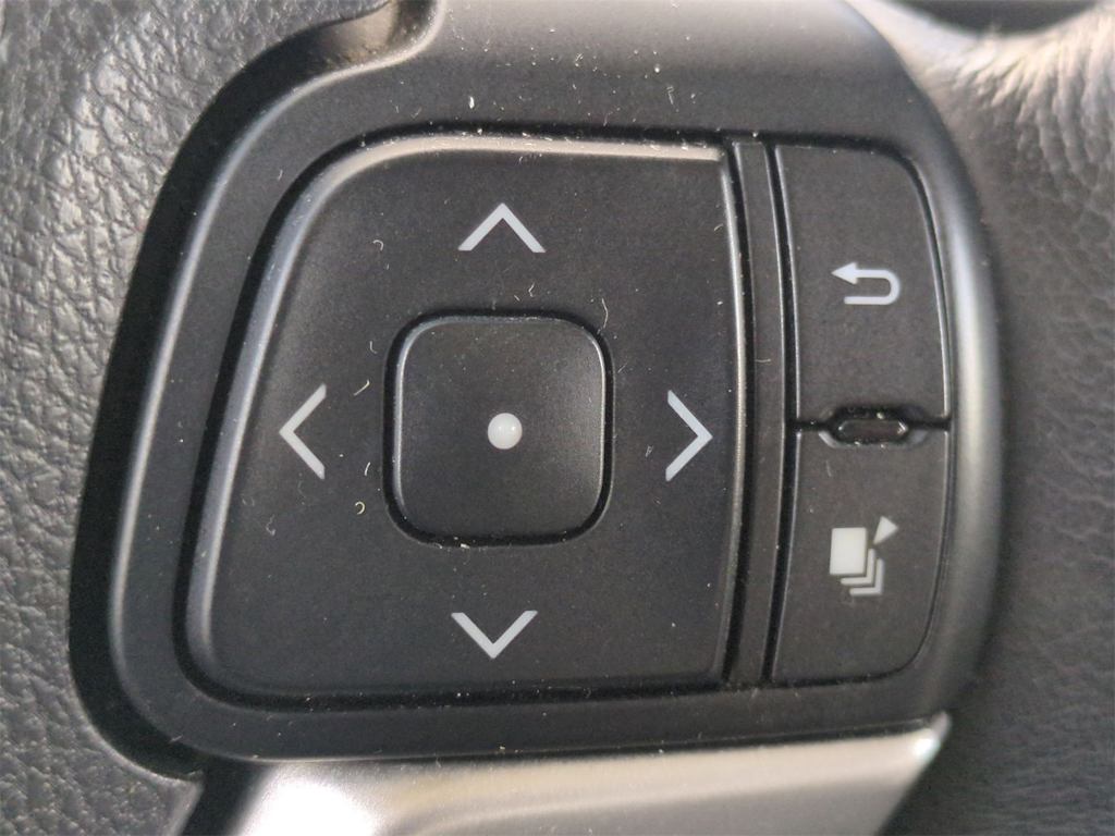 Thumbnail: 2015 Toyota Sienna - 31
