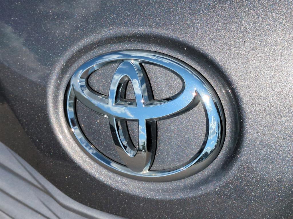Thumbnail: 2015 Toyota Sienna - 7