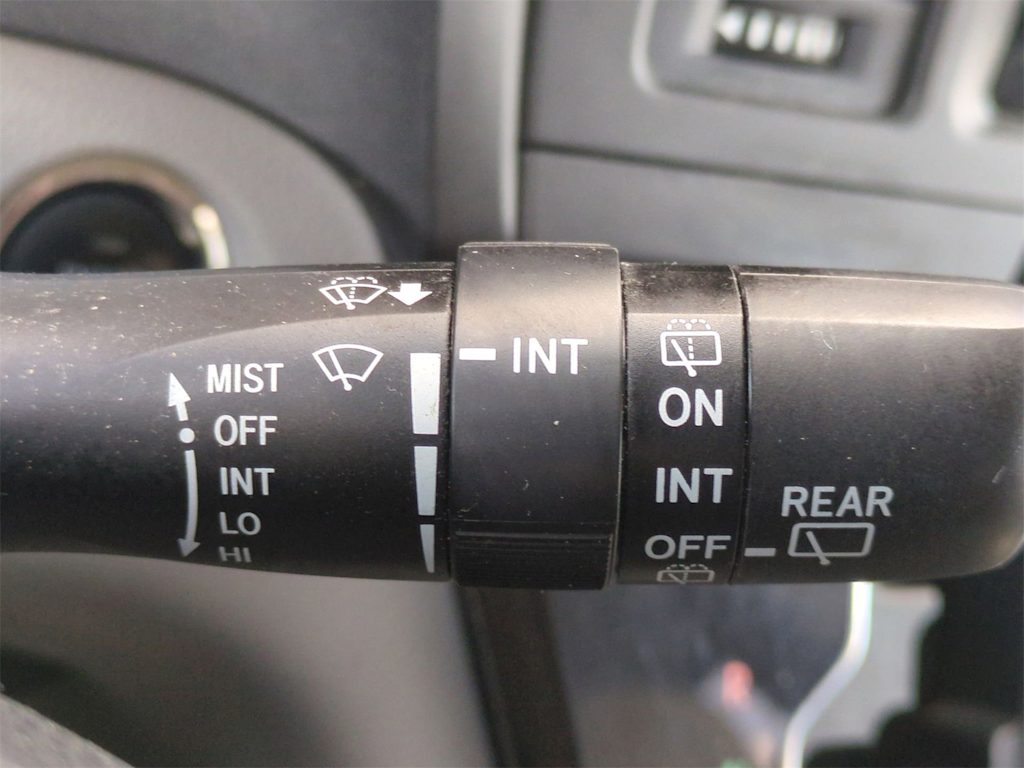 Thumbnail: 2015 Toyota Sienna - 32