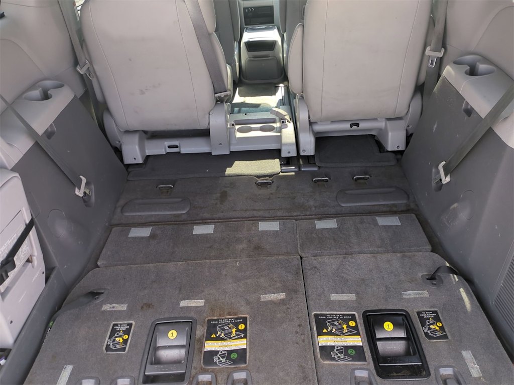 Thumbnail: 2015 Toyota Sienna - 36