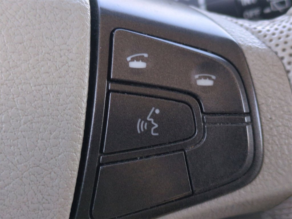 Thumbnail: 2013 Toyota Sienna - 32