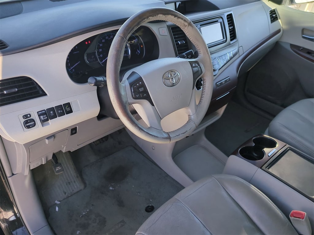 Thumbnail: 2013 Toyota Sienna - 2