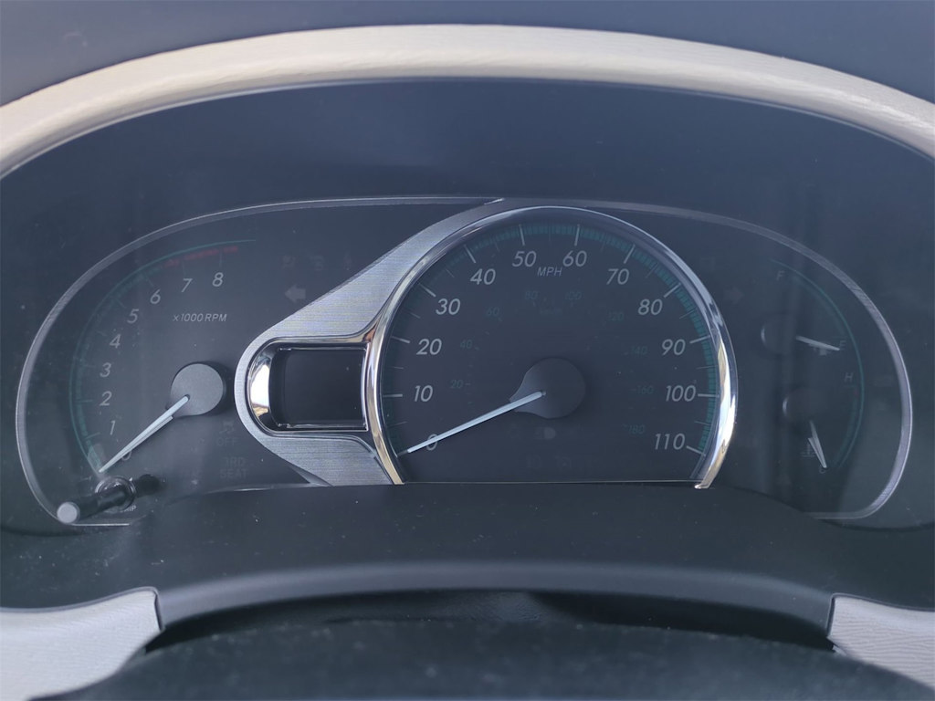 Thumbnail: 2013 Toyota Sienna - 17