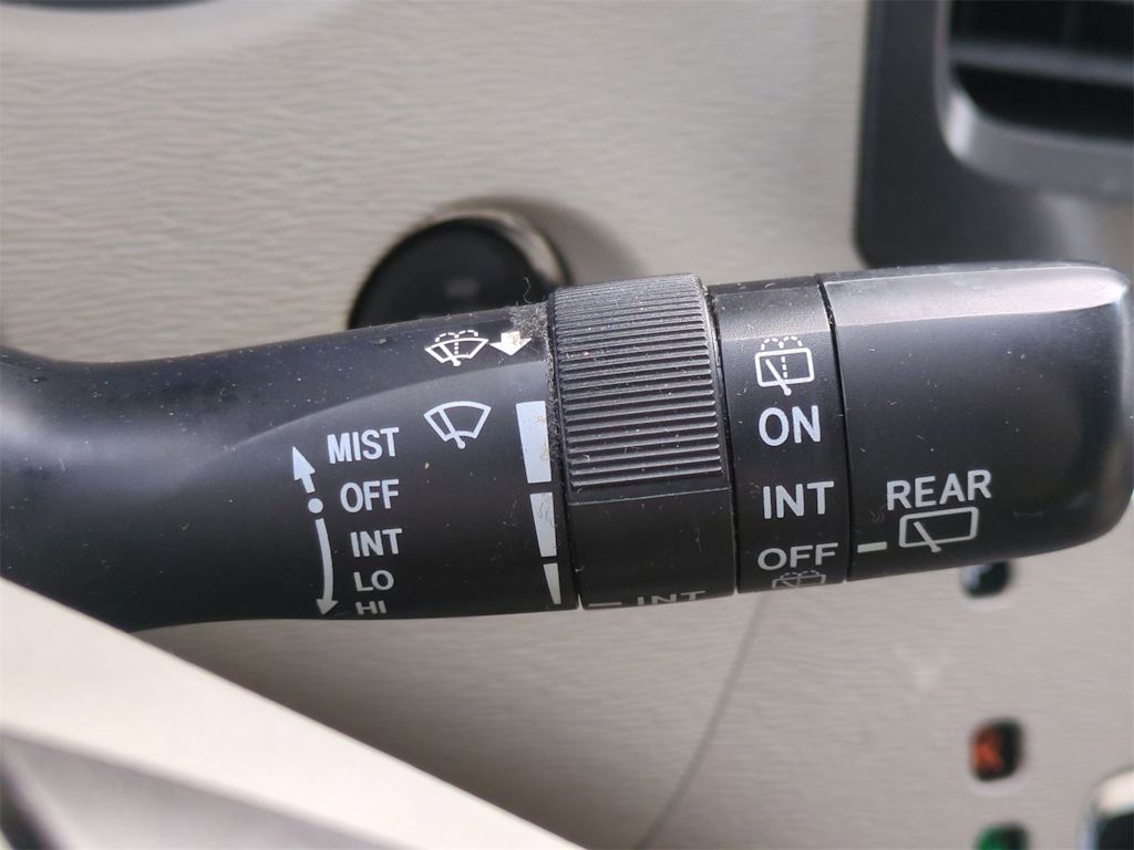 Thumbnail: 2013 Toyota Sienna - 17