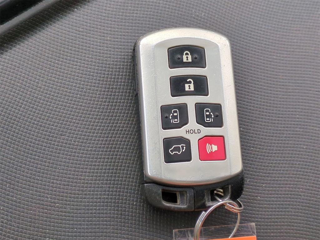 Thumbnail: 2013 Toyota Sienna - 38