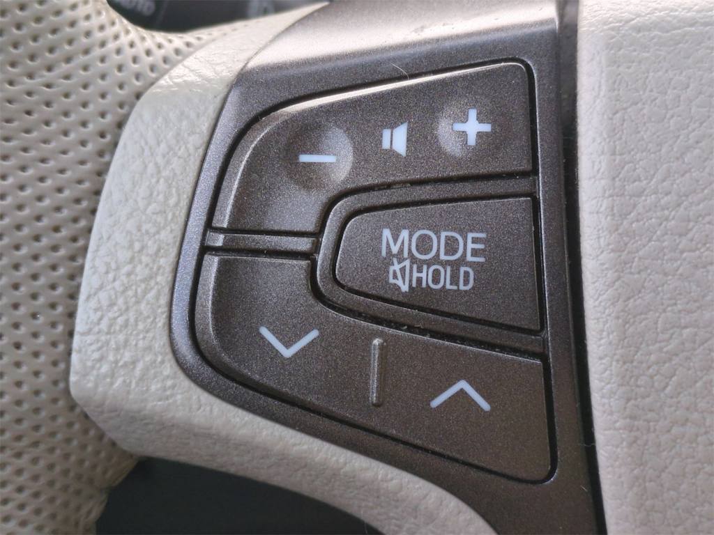 Thumbnail: 2013 Toyota Sienna - 33