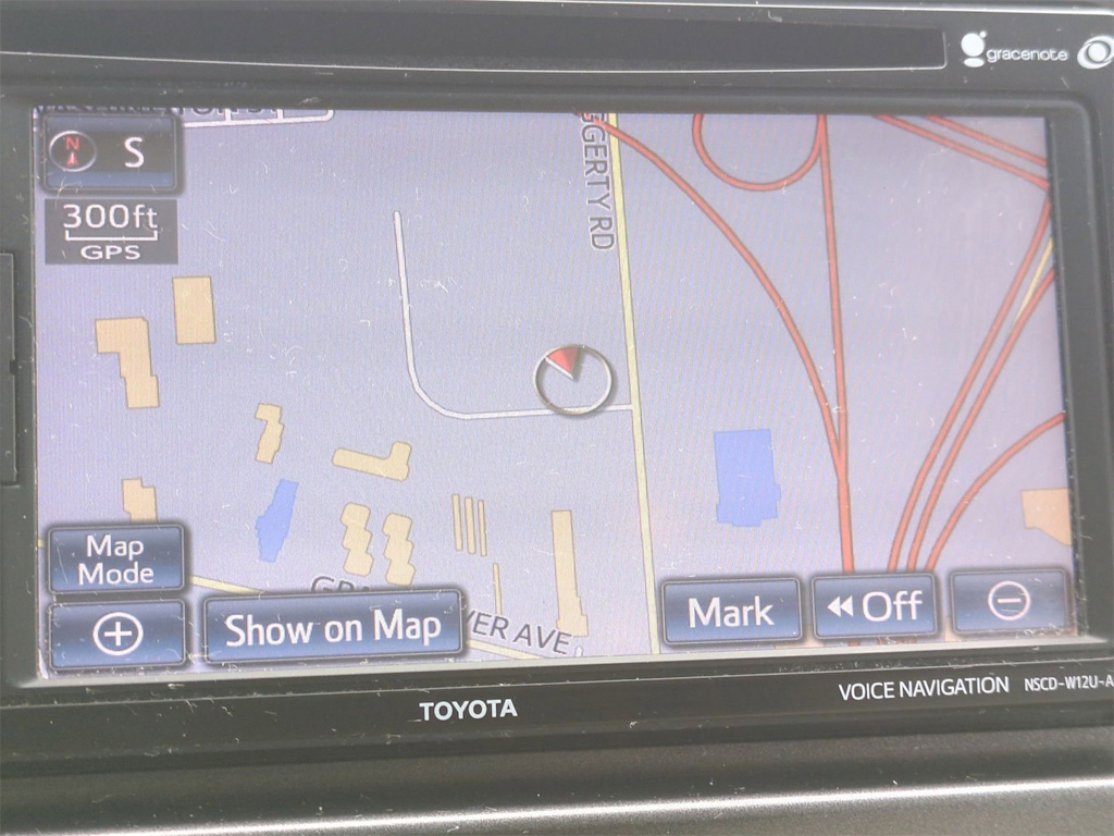 Thumbnail: 2013 Toyota Sienna - 35