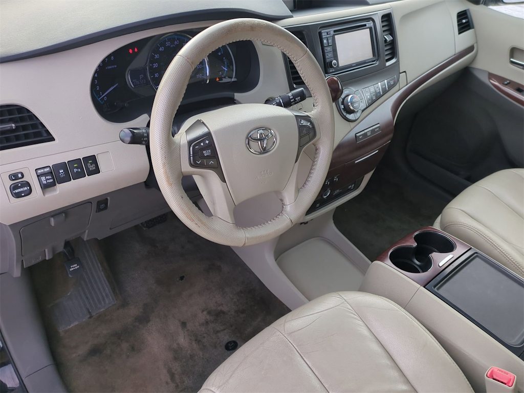 Thumbnail: 2013 Toyota Sienna - 2