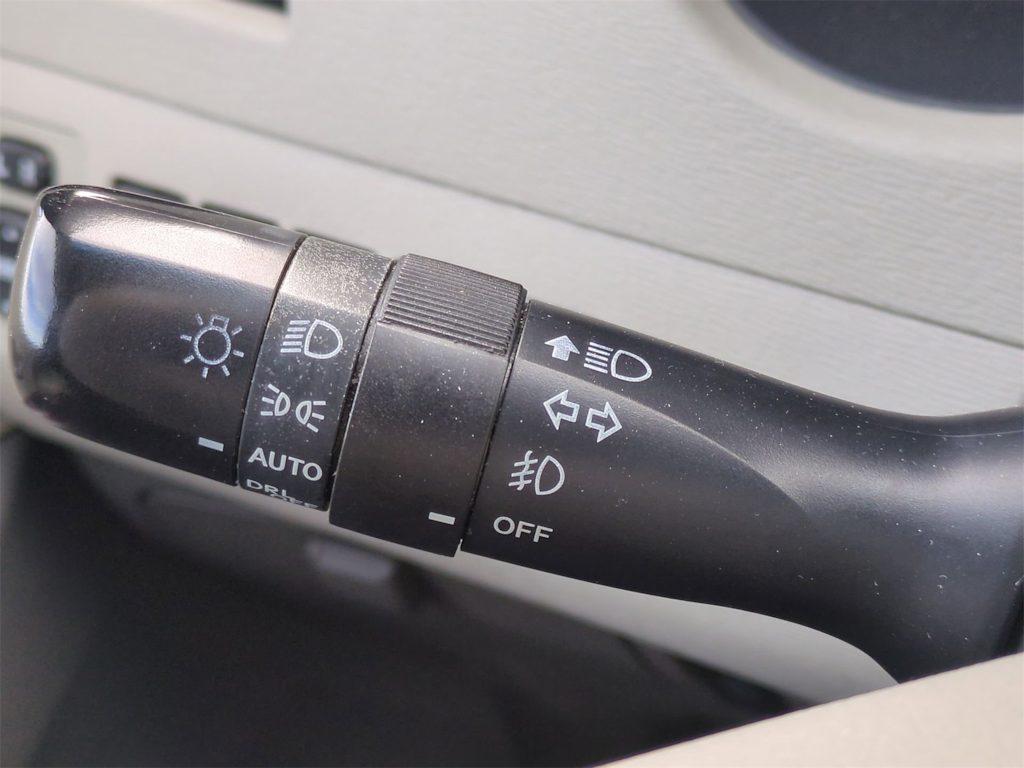 Thumbnail: 2013 Toyota Sienna - 14