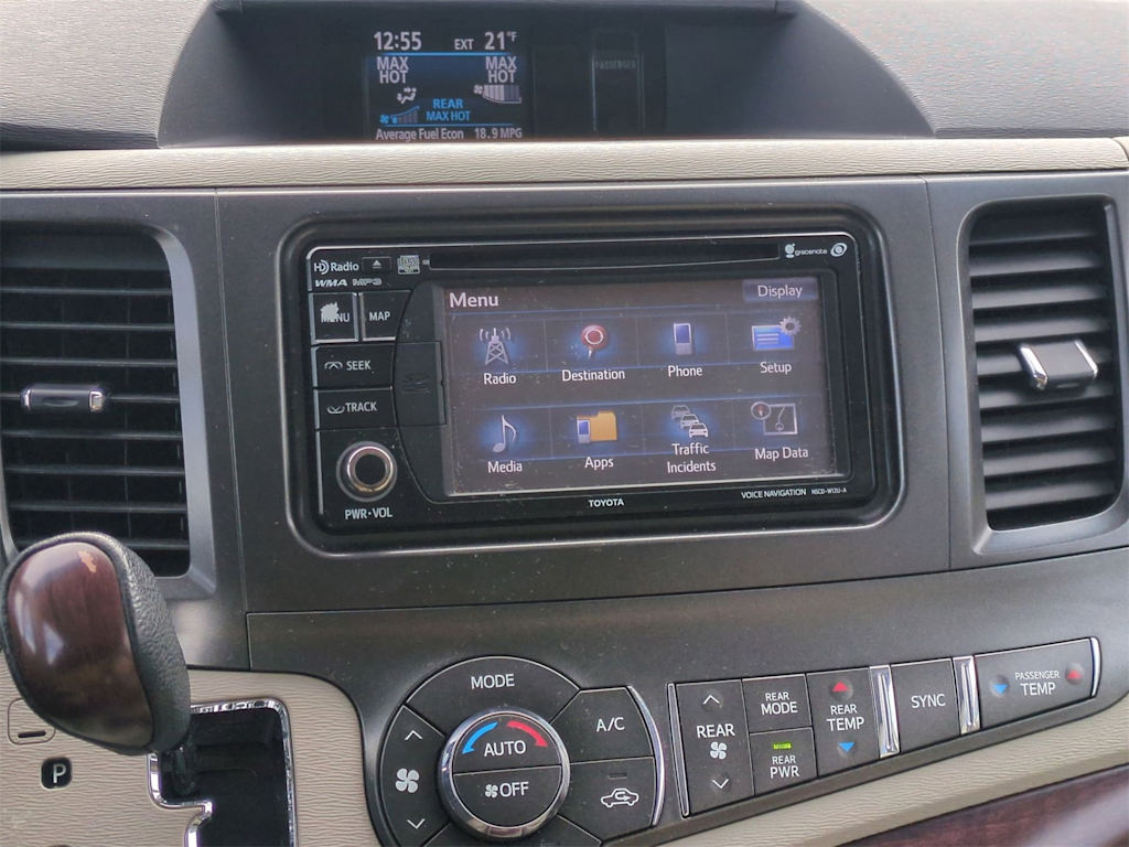 Thumbnail: 2013 Toyota Sienna - 15