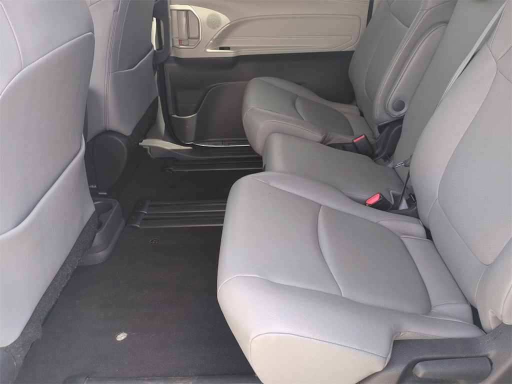 Thumbnail: 2024 Toyota Sienna - 12