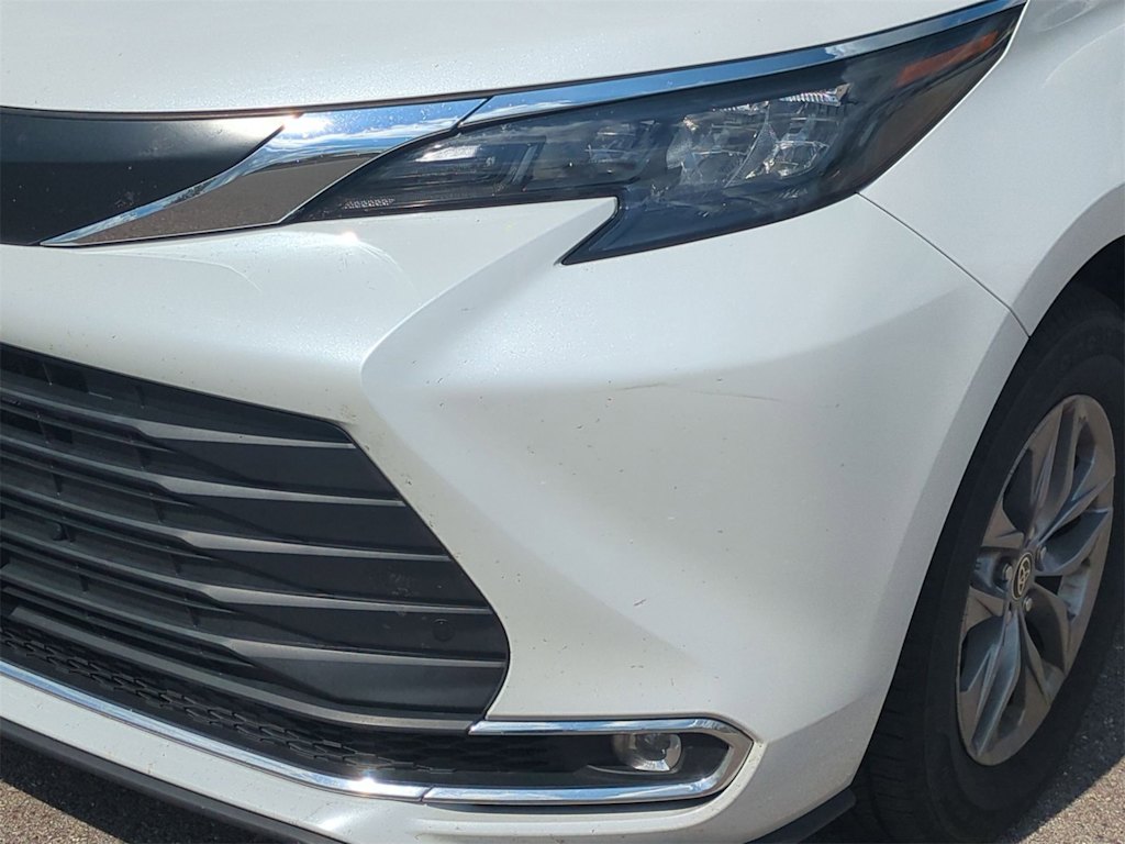 Thumbnail: 2024 Toyota Sienna - 23