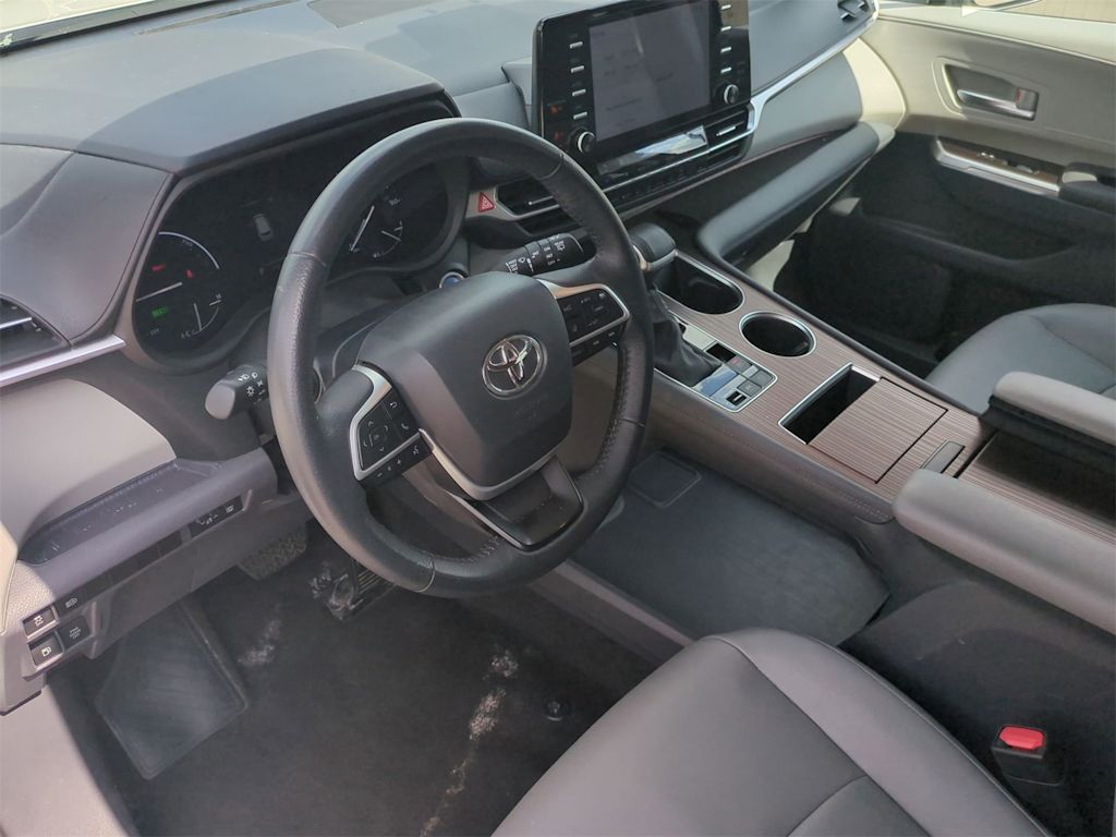 Thumbnail: 2024 Toyota Sienna - 2