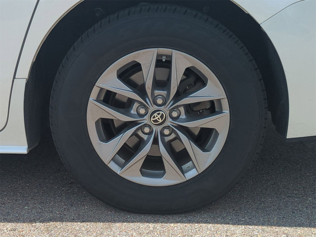 Thumbnail: 2024 Toyota Sienna - 8