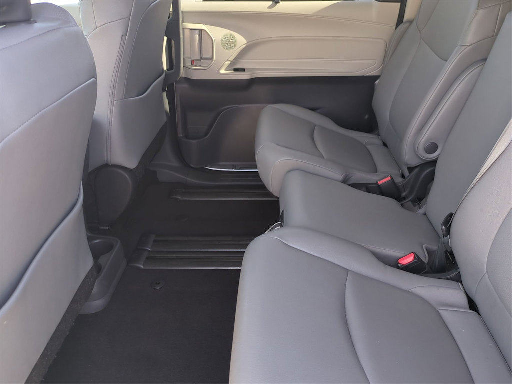 Thumbnail: 2024 Toyota Sienna - 12