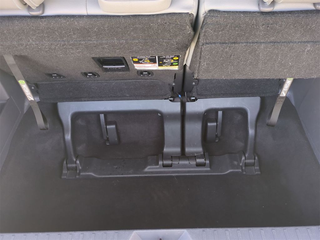 Thumbnail: 2024 Toyota Sienna - 37