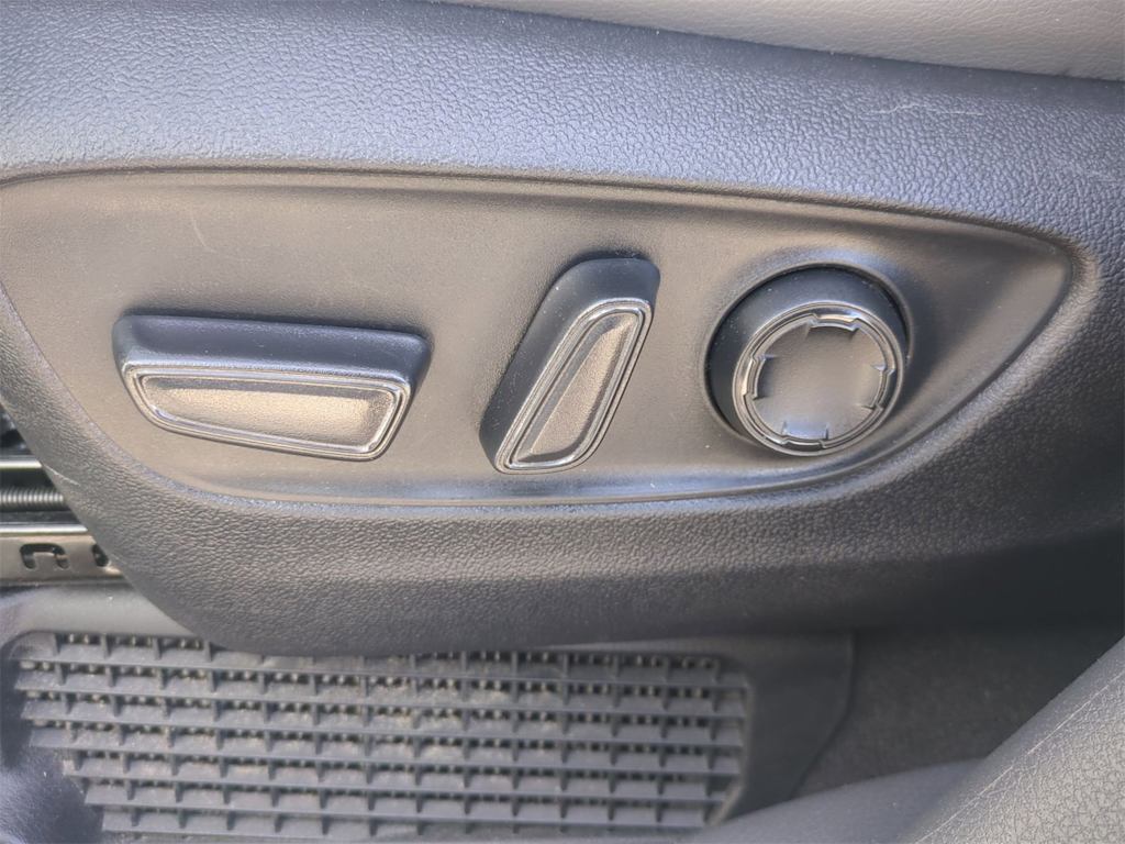 Thumbnail: 2024 Toyota Sienna - 25