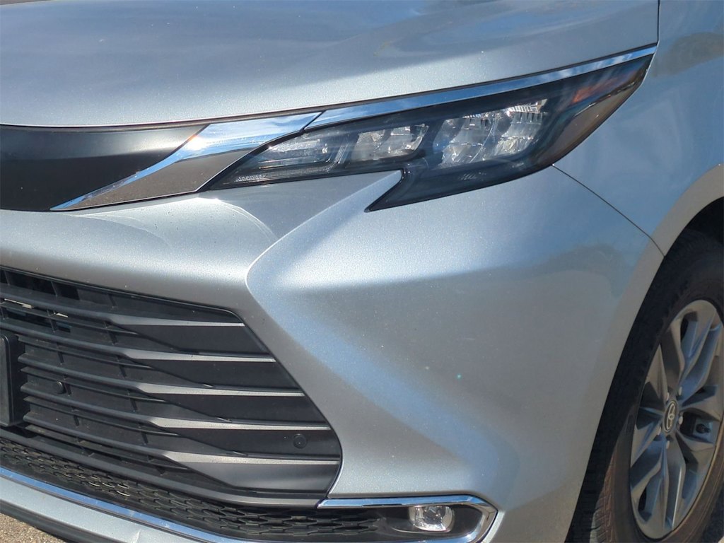 Thumbnail: 2024 Toyota Sienna - 23