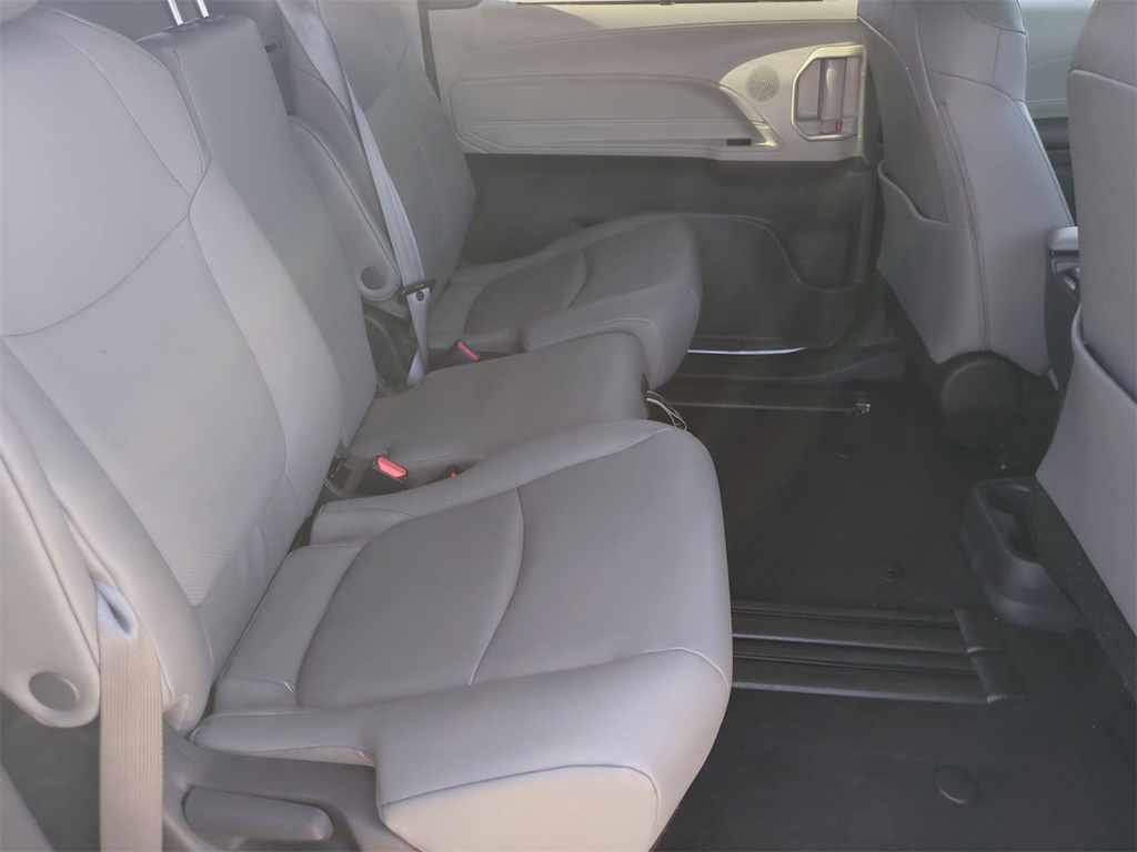 Thumbnail: 2024 Toyota Sienna - 28