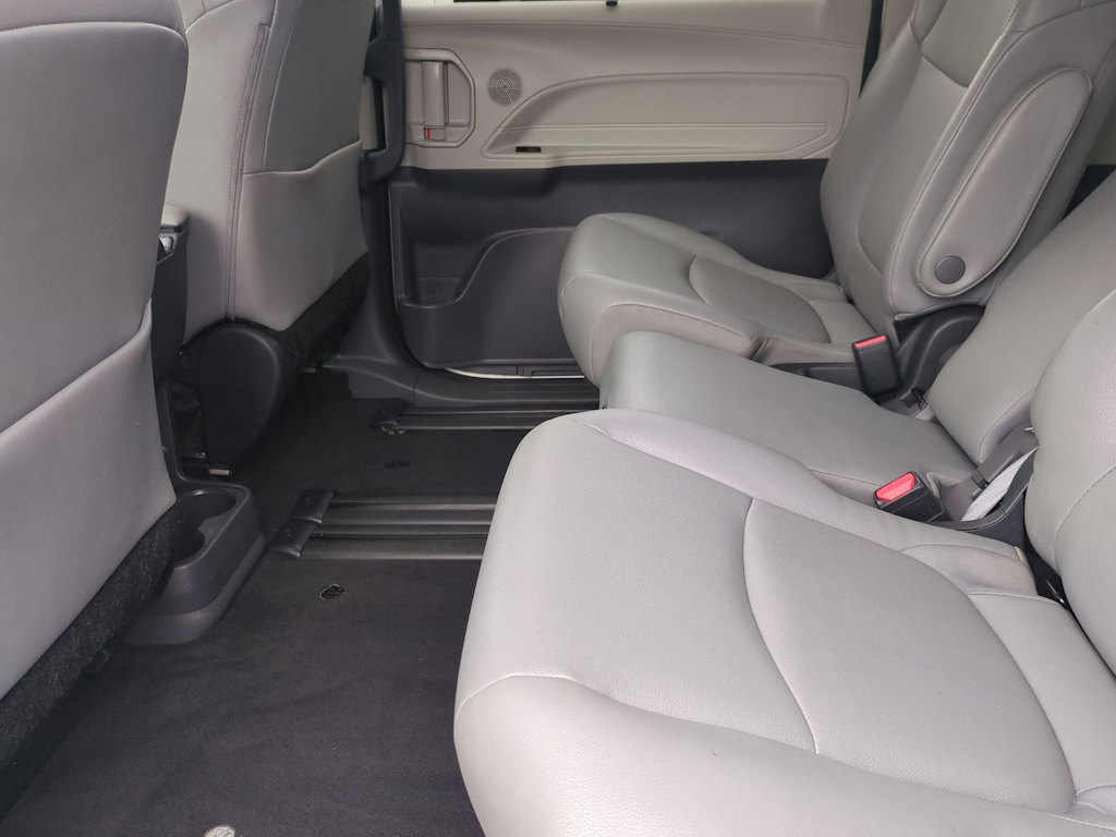 Thumbnail: 2024 Toyota Sienna - 12