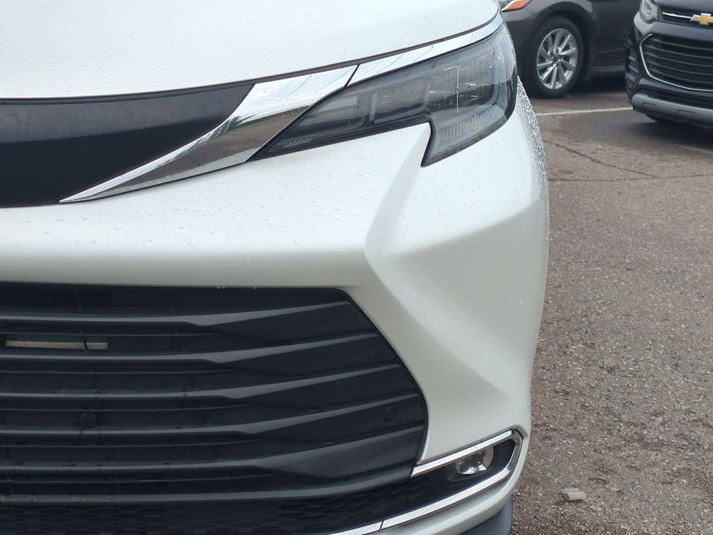 Thumbnail: 2024 Toyota Sienna - 23