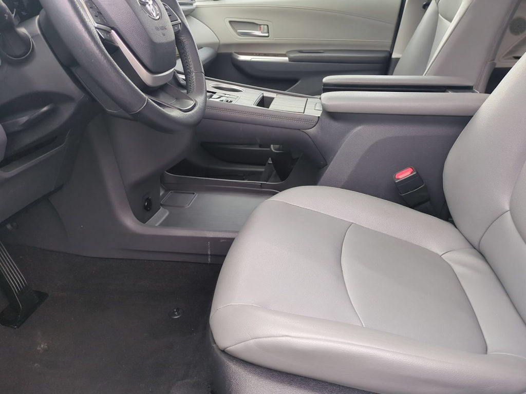 Thumbnail: 2024 Toyota Sienna - 10