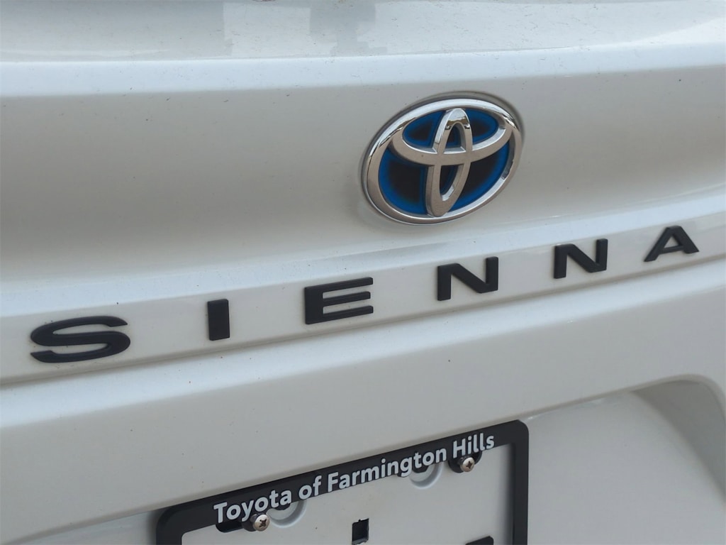 Thumbnail: 2024 Toyota Sienna - 25