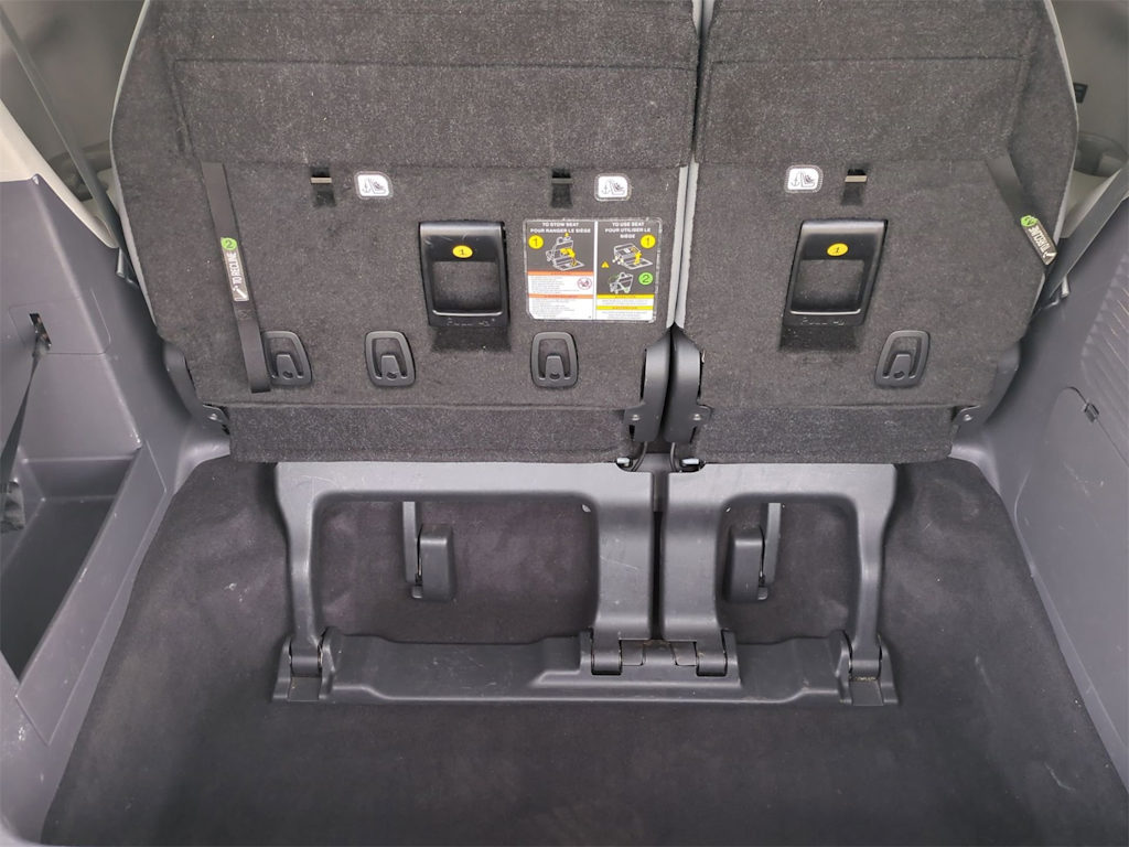 Thumbnail: 2024 Toyota Sienna - 17